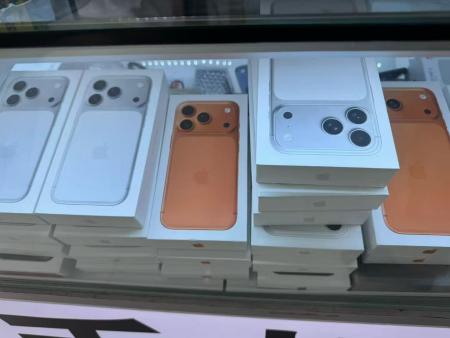  unlocked 2025 NEW iPhone 17  pro Smartphone A19 Chip 256GB ROM 120Hz 6.3 XDR Display 48MP  HK supply 